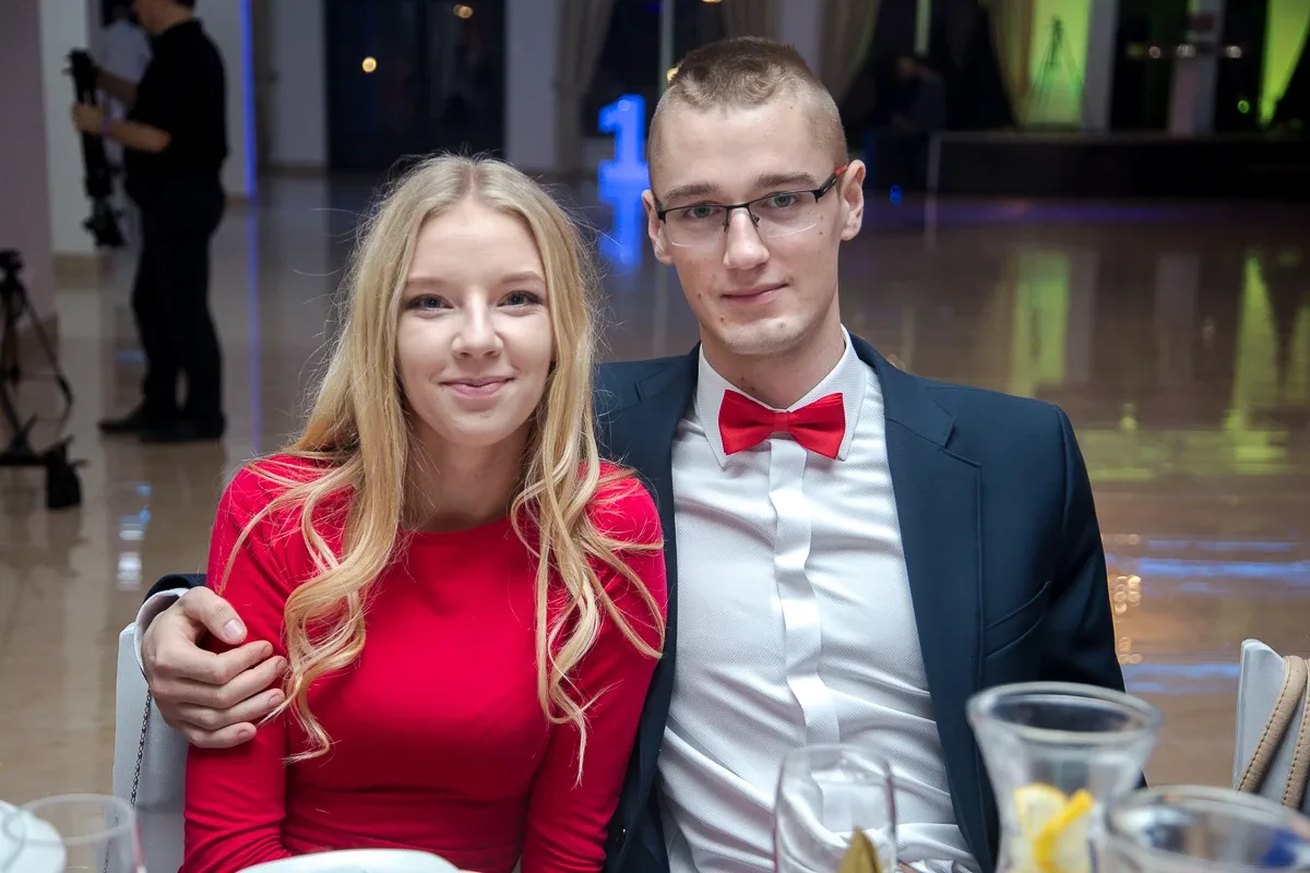 Kolejna porcja zdjęć i wideo z balu studniówkowego Rubinka