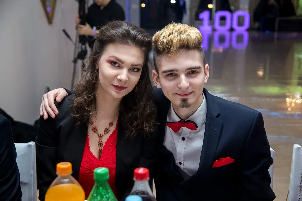 Kolejna porcja zdjęć i wideo z balu studniówkowego Rubinka