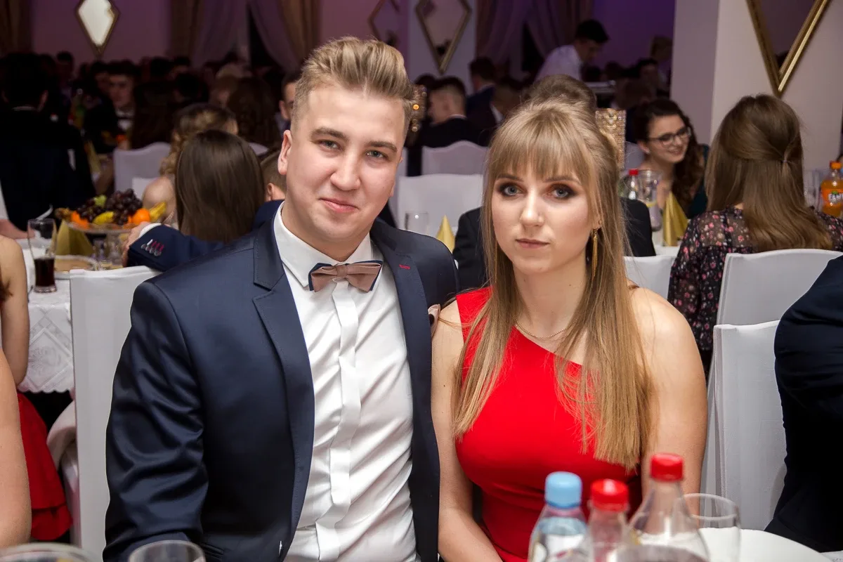 Kolejna porcja zdjęć i wideo z balu studniówkowego Rubinka