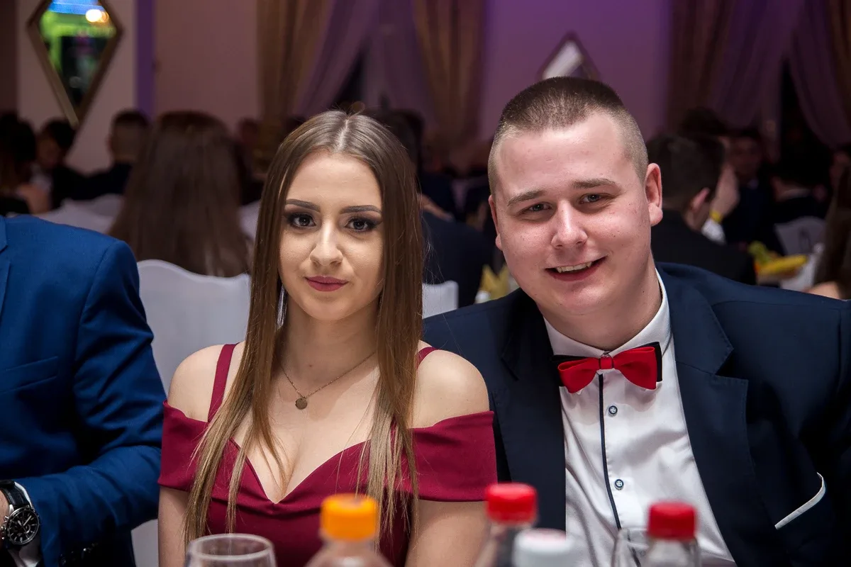 Kolejna porcja zdjęć i wideo z balu studniówkowego Rubinka