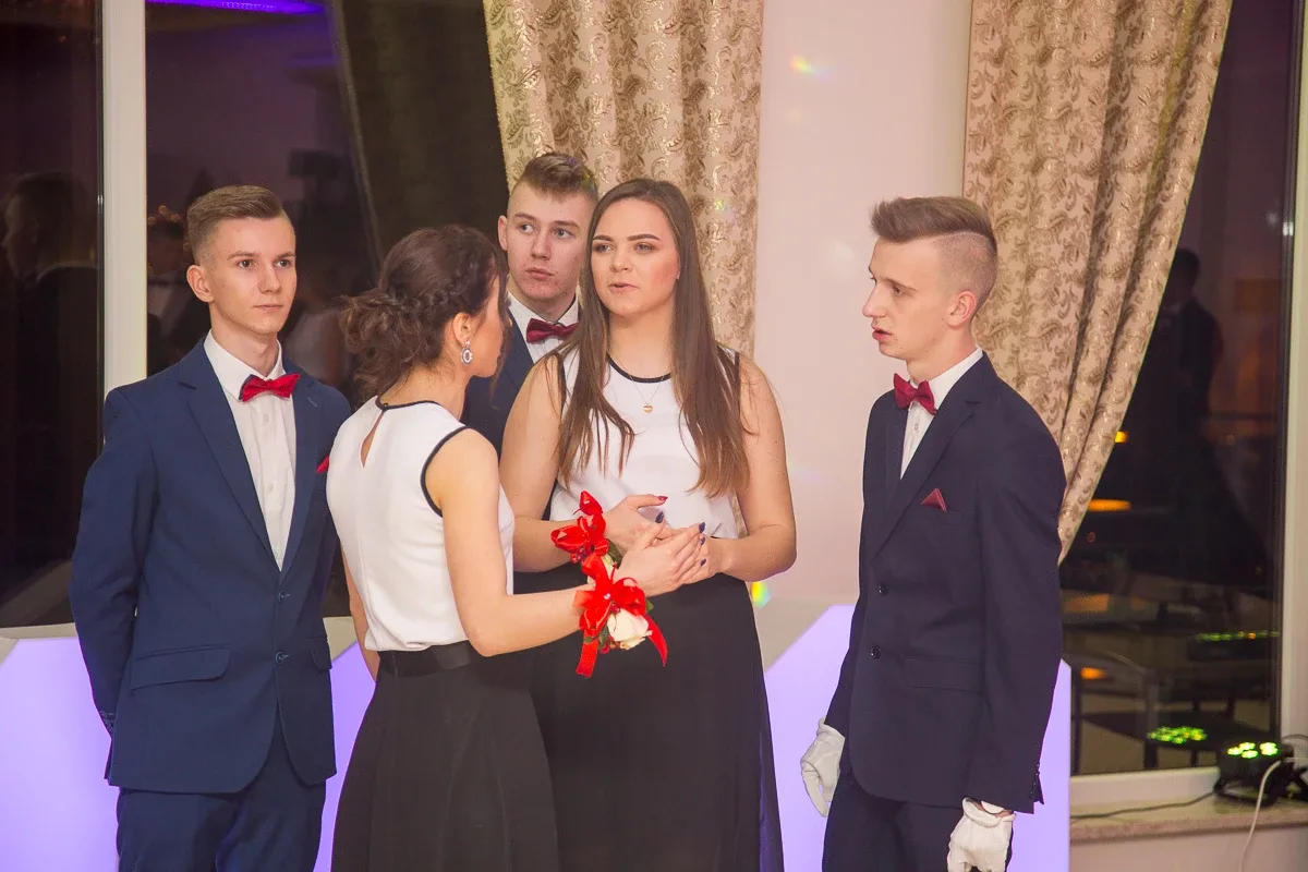 Studniówka ZS nr 1 zobacz zdjęcia i wideo