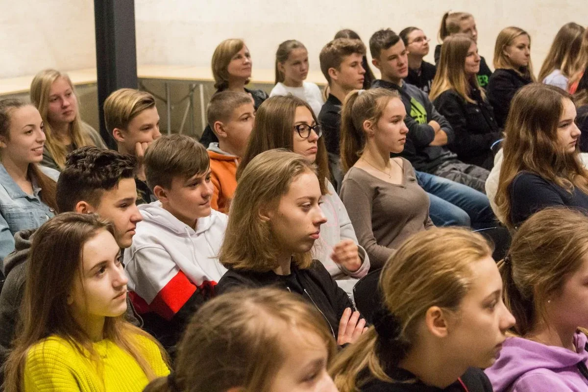 Taneczne małżeństwo rozmawiało z młodzieżą w Jatkach (zdjęcia, wideo)