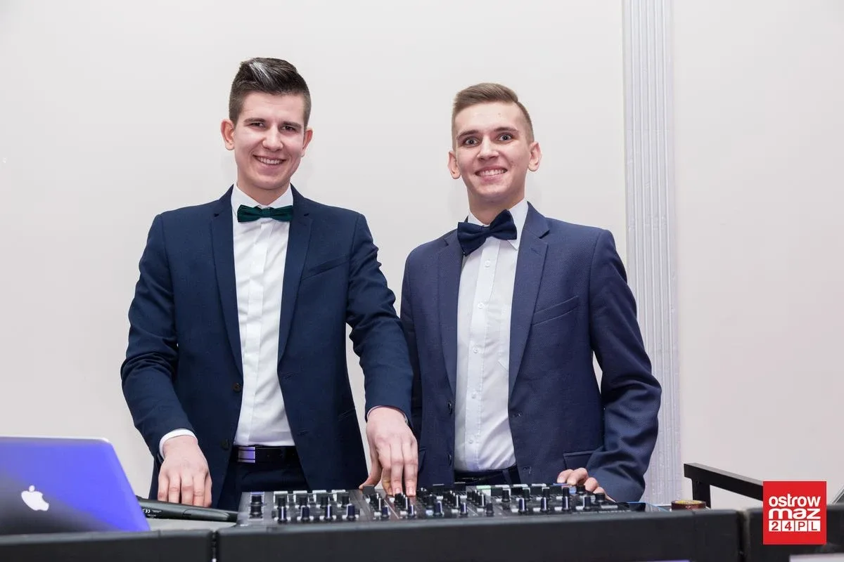 Studniówka ZS nr 2 w Ostrowi Mazowieckiej (zdjęcia, wideo)