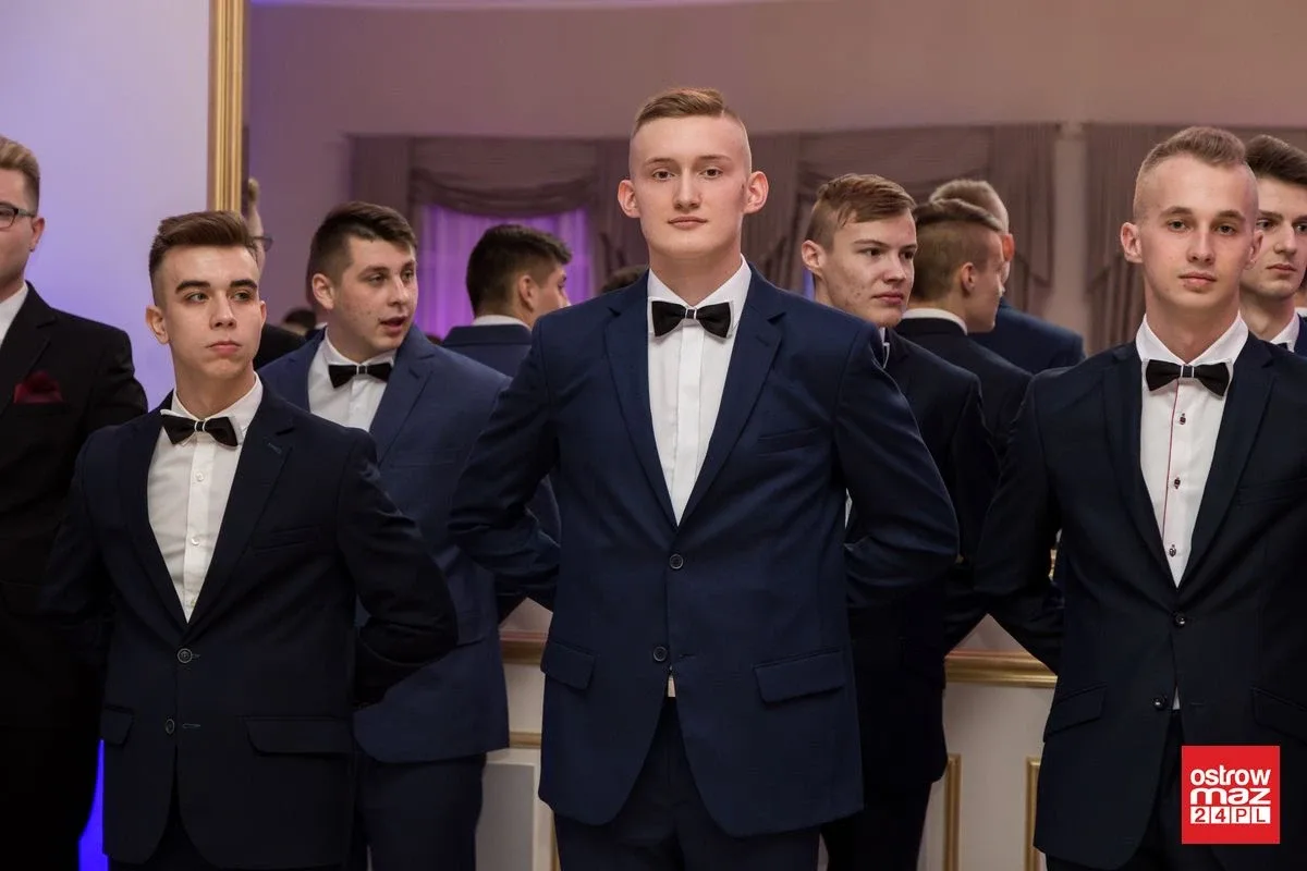 Studniówka ZS nr 2 w Ostrowi Mazowieckiej (zdjęcia, wideo)