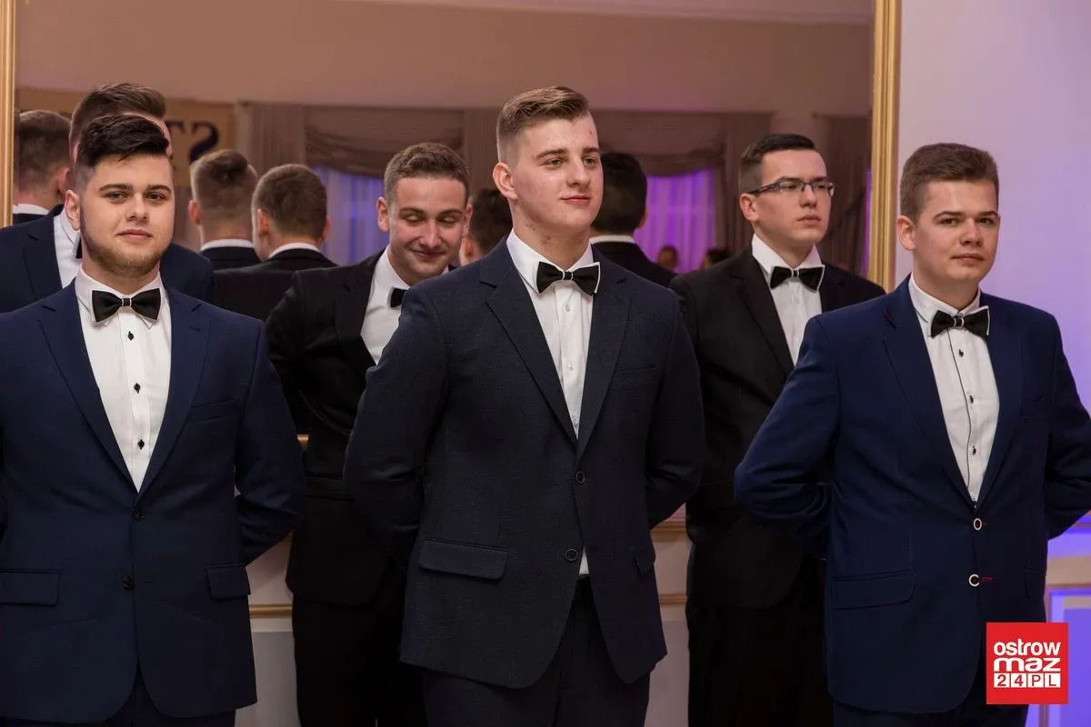 Studniówka ZS nr 2 w Ostrowi Mazowieckiej (zdjęcia, wideo)