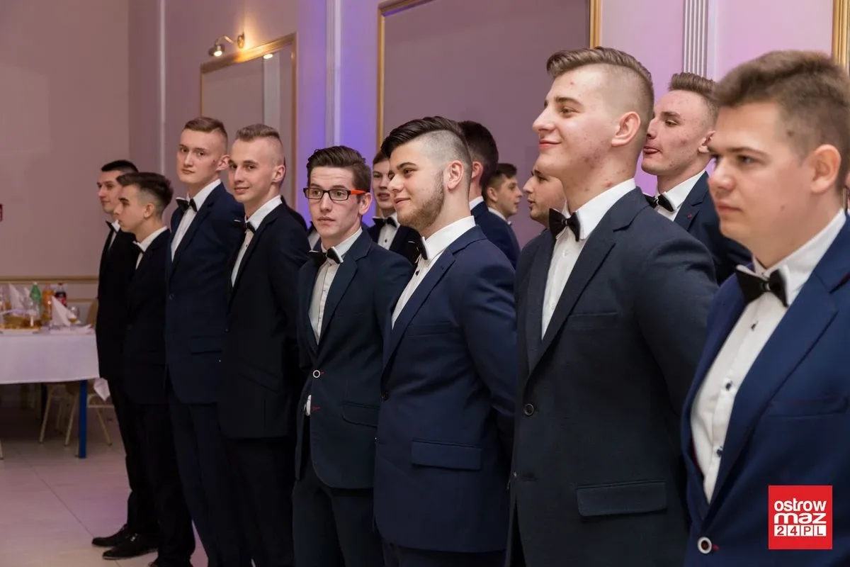 Studniówka ZS nr 2 w Ostrowi Mazowieckiej (zdjęcia, wideo)