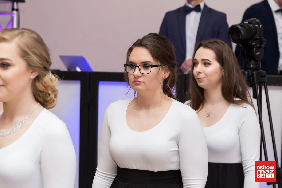 Studniówka ZS nr 2 w Ostrowi Mazowieckiej (zdjęcia, wideo)