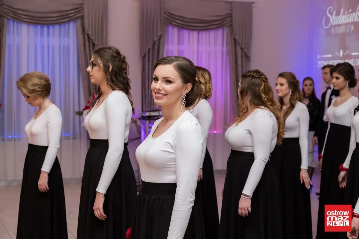 Studniówka ZS nr 2 w Ostrowi Mazowieckiej (zdjęcia, wideo)