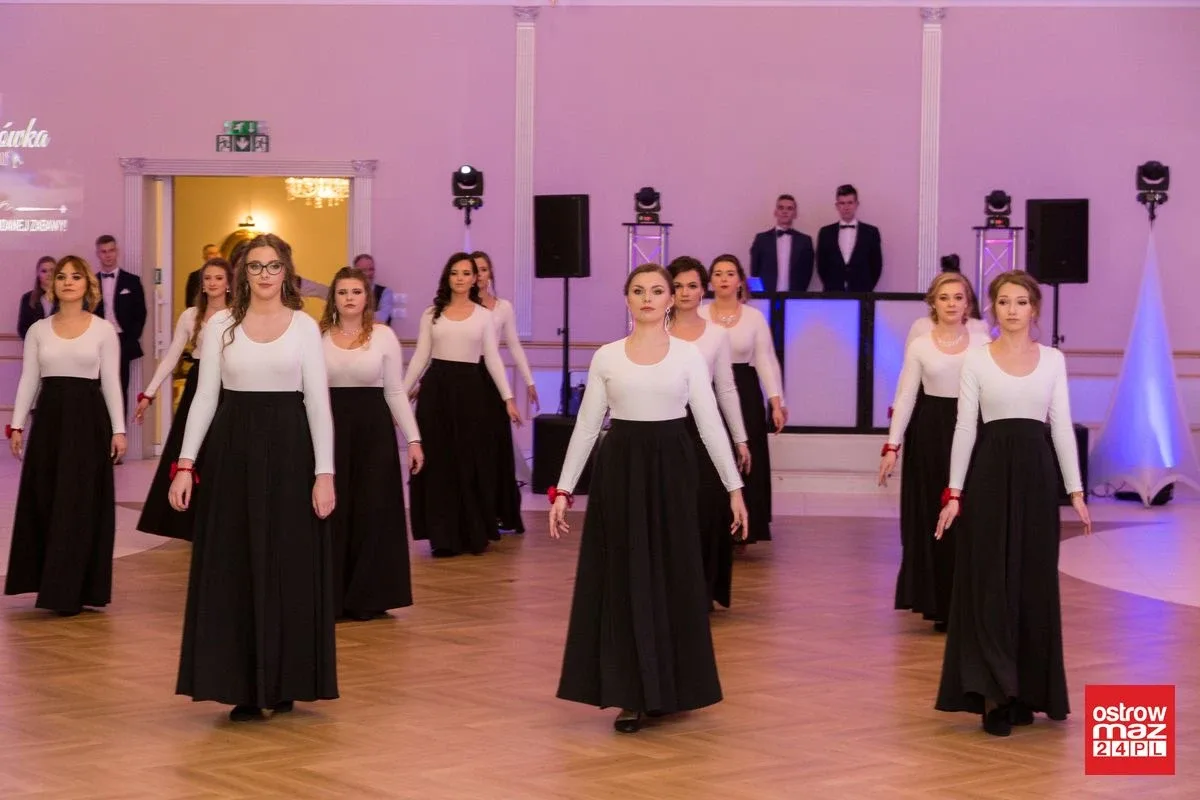 Studniówka ZS nr 2 w Ostrowi Mazowieckiej (zdjęcia, wideo)