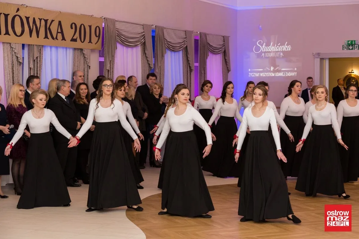 Studniówka ZS nr 2 w Ostrowi Mazowieckiej (zdjęcia, wideo)