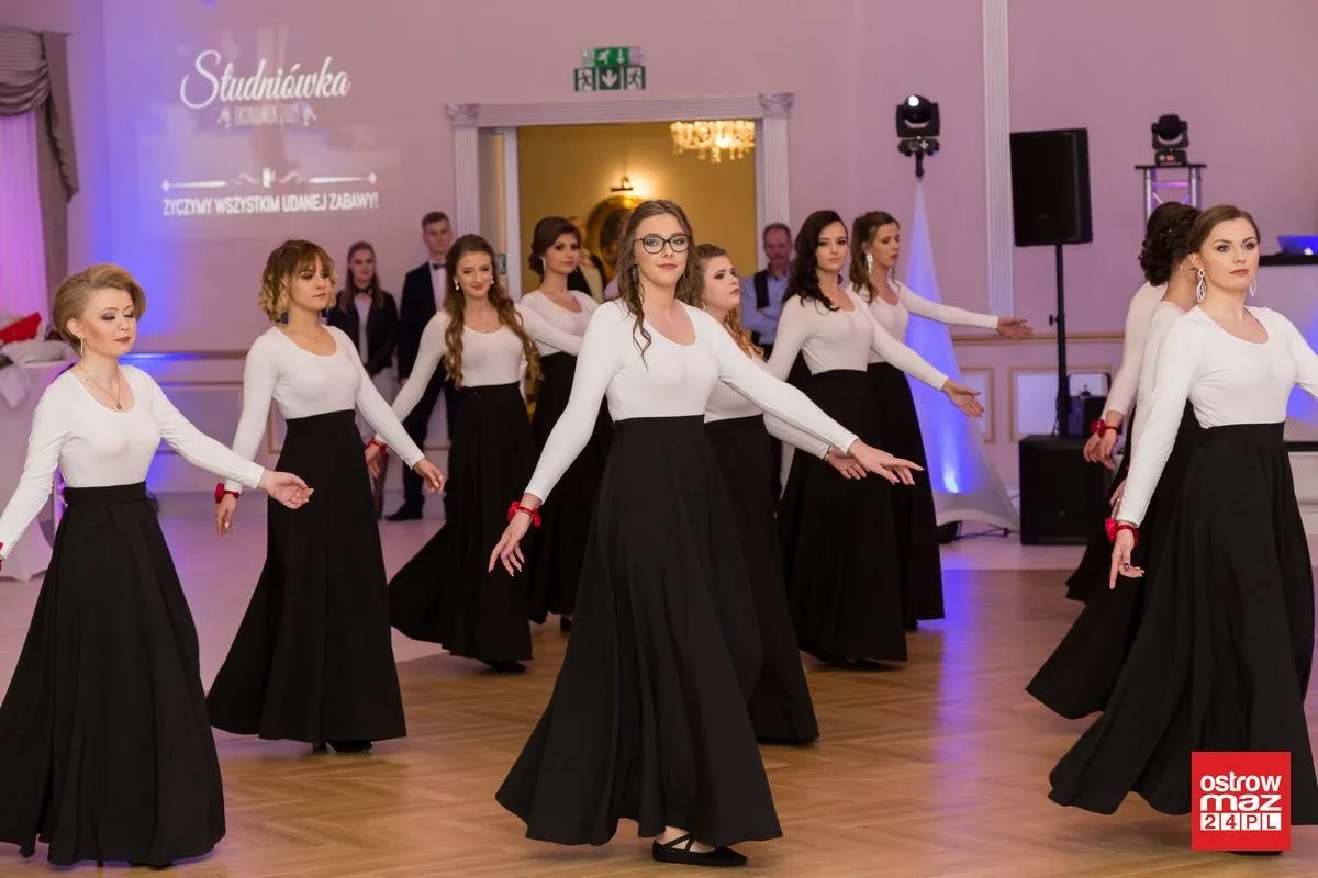 Studniówka ZS nr 2 w Ostrowi Mazowieckiej (zdjęcia, wideo)