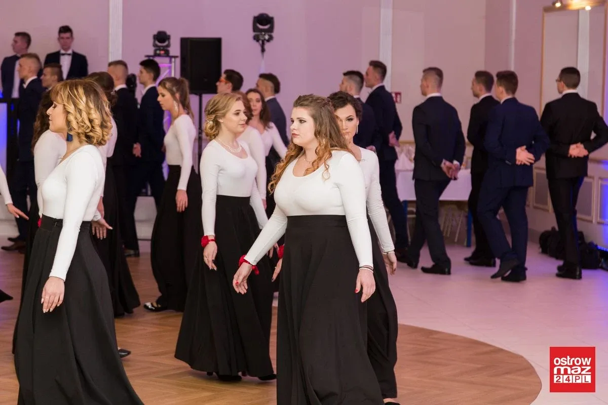 Studniówka ZS nr 2 w Ostrowi Mazowieckiej (zdjęcia, wideo)