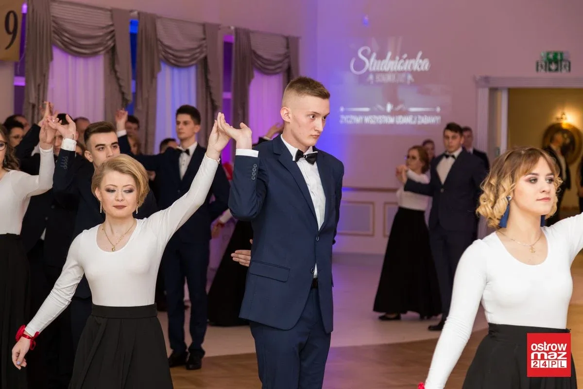 Studniówka ZS nr 2 w Ostrowi Mazowieckiej (zdjęcia, wideo)