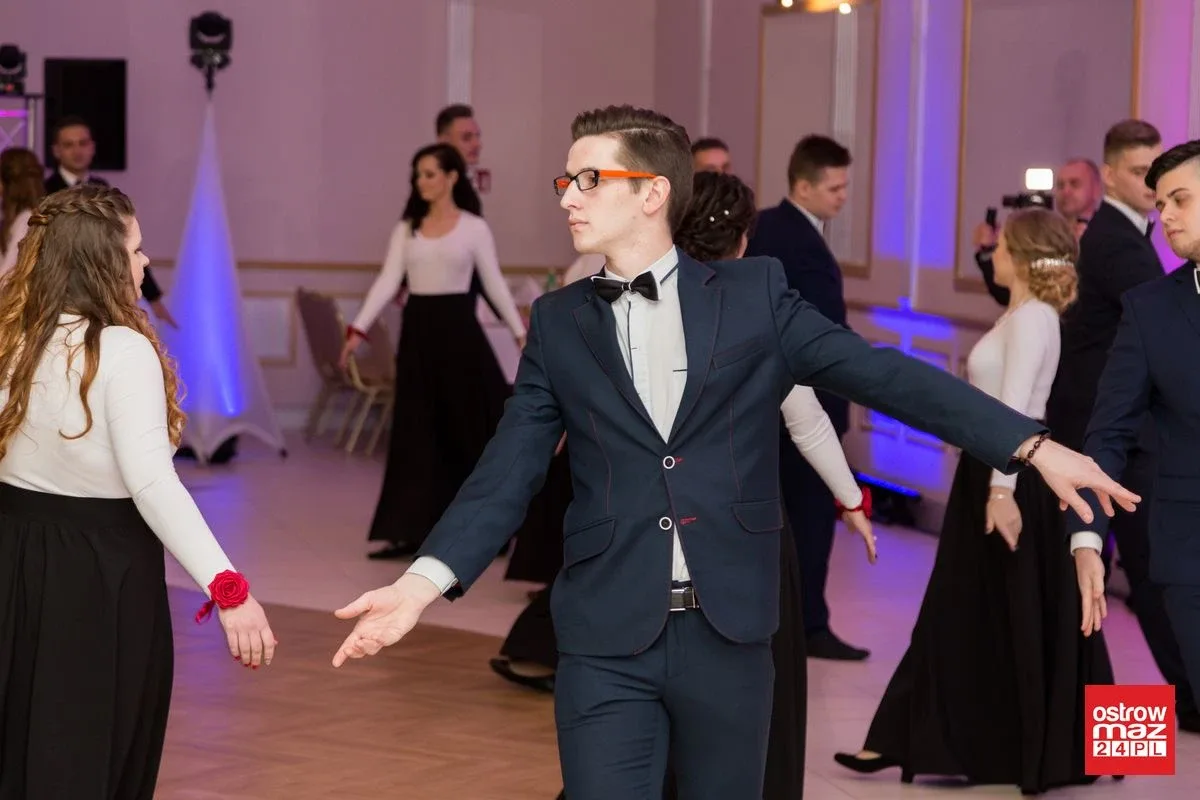Studniówka ZS nr 2 w Ostrowi Mazowieckiej (zdjęcia, wideo)
