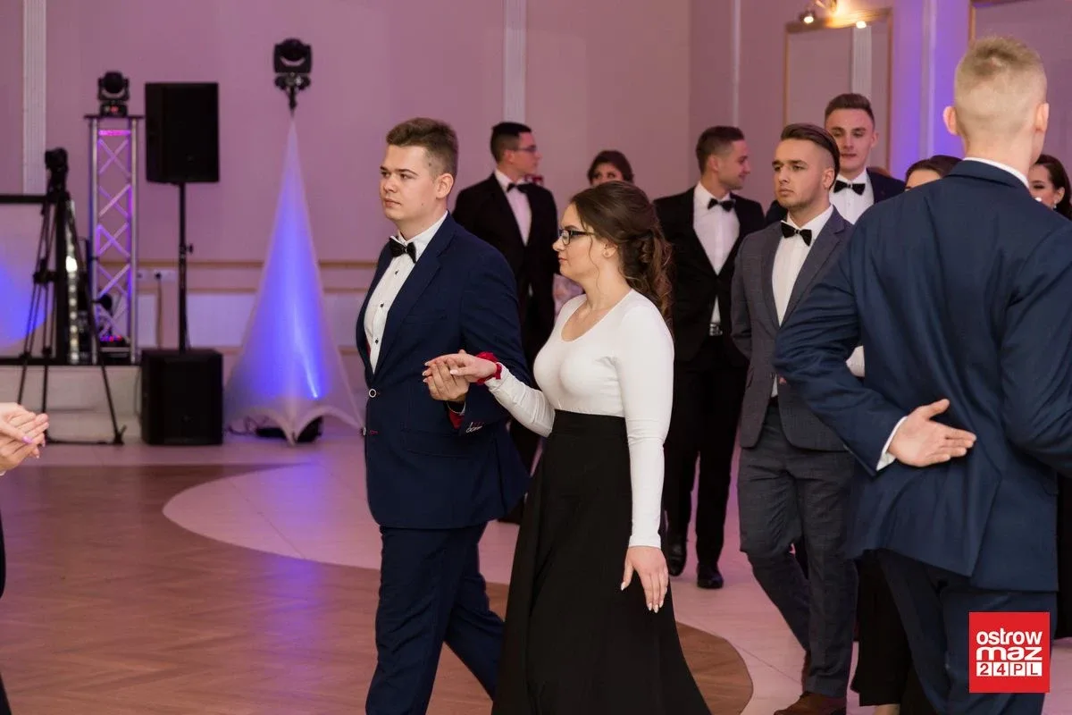 Studniówka ZS nr 2 w Ostrowi Mazowieckiej (zdjęcia, wideo)