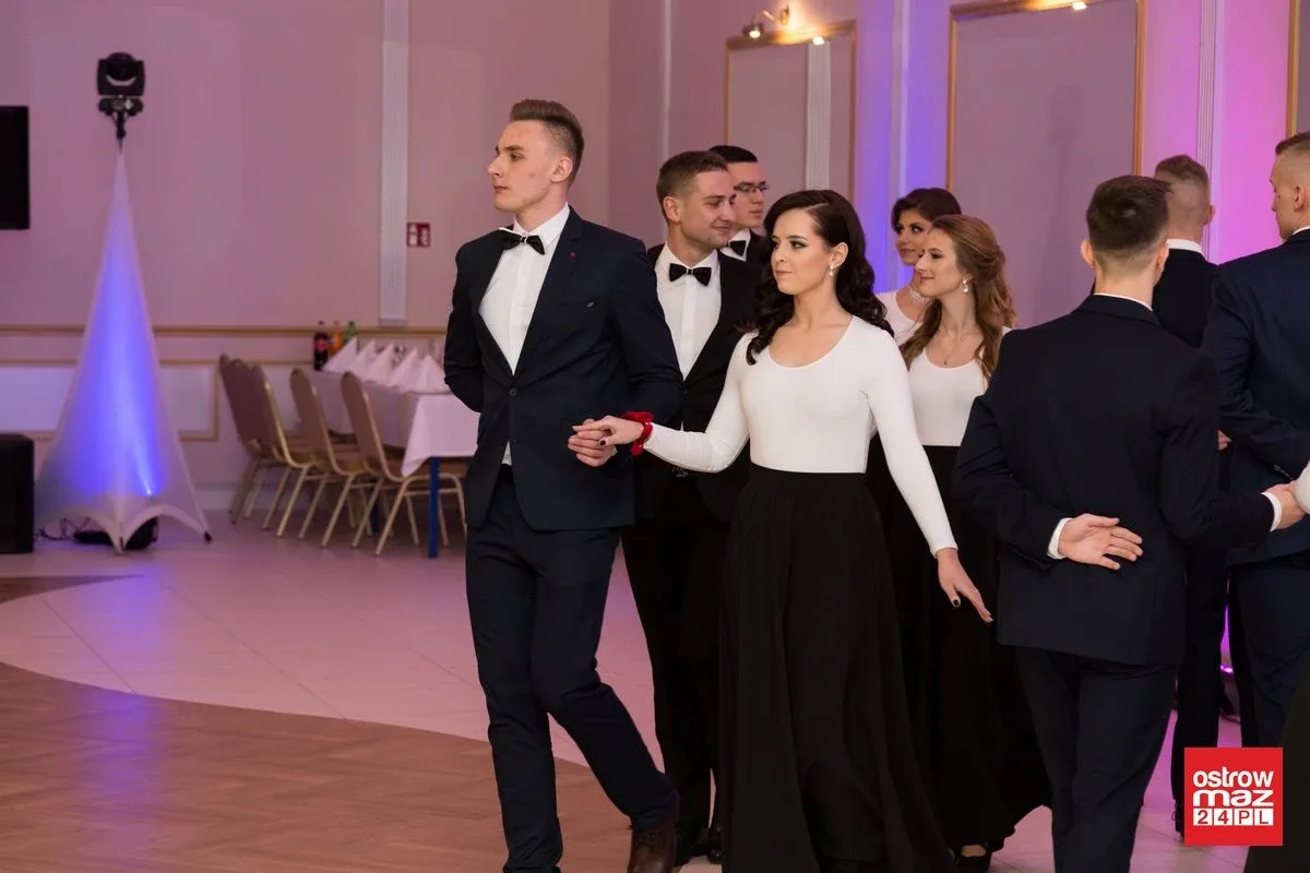 Studniówka ZS nr 2 w Ostrowi Mazowieckiej (zdjęcia, wideo)