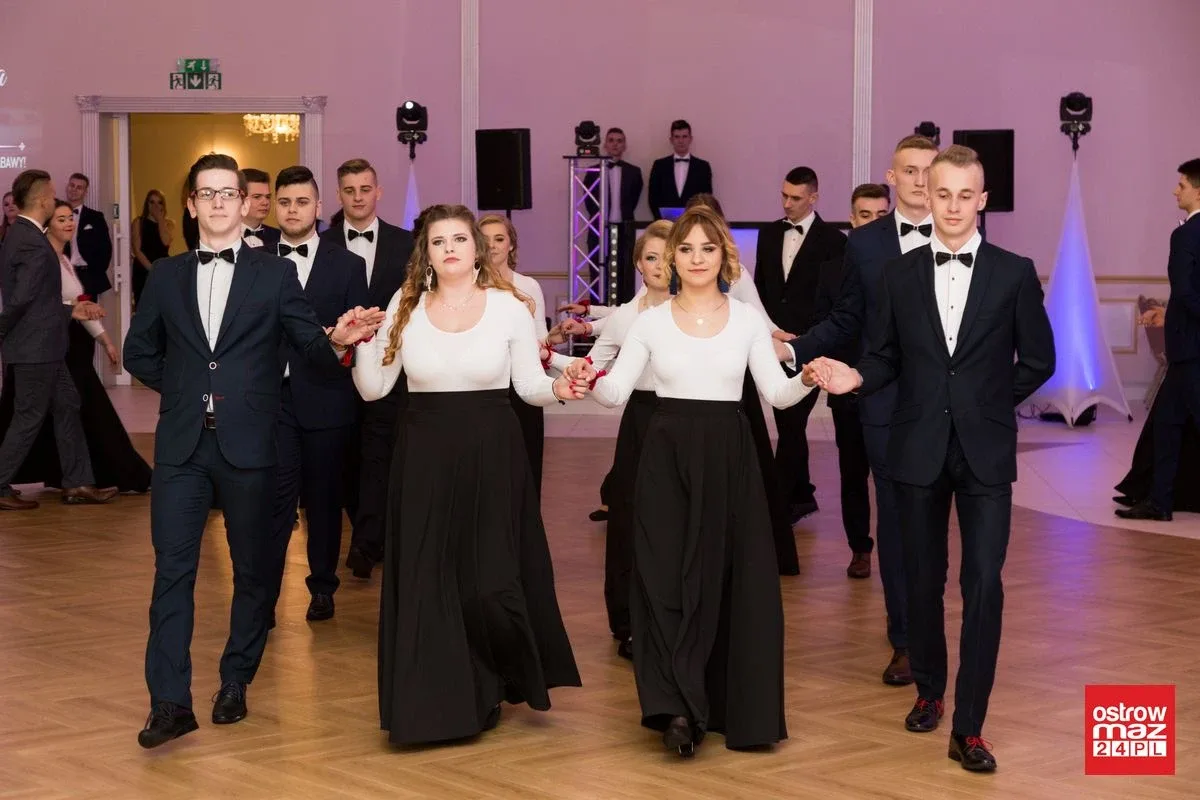 Studniówka ZS nr 2 w Ostrowi Mazowieckiej (zdjęcia, wideo)