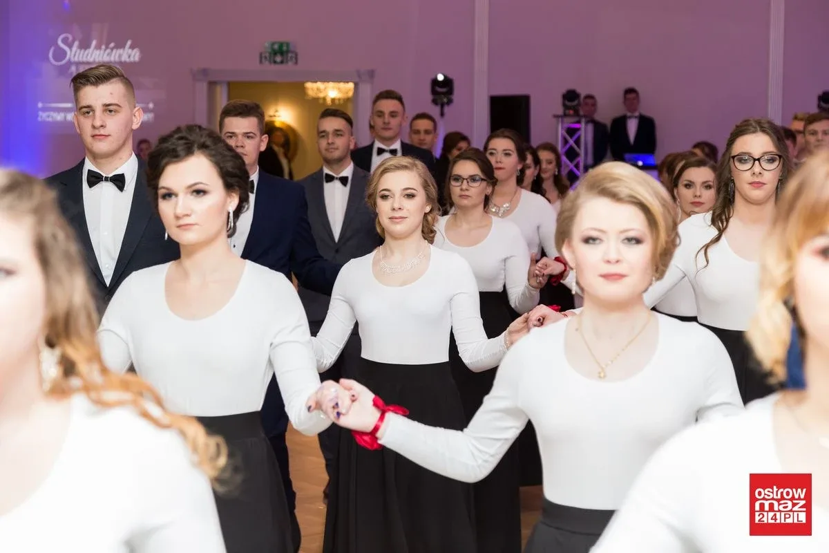 Studniówka ZS nr 2 w Ostrowi Mazowieckiej (zdjęcia, wideo)