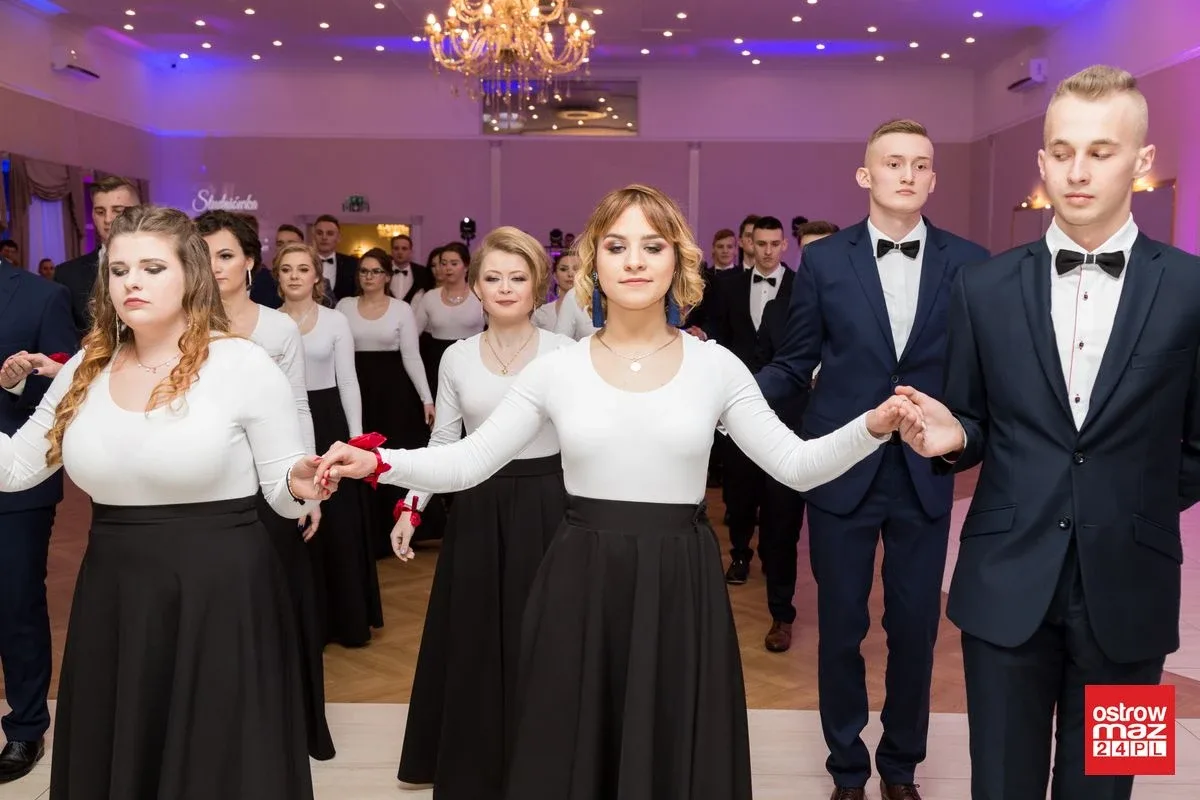 Studniówka ZS nr 2 w Ostrowi Mazowieckiej (zdjęcia, wideo)