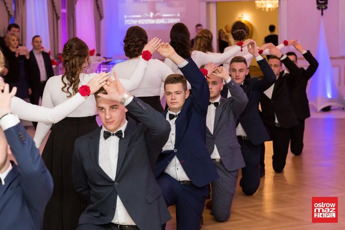 Studniówka ZS nr 2 w Ostrowi Mazowieckiej (zdjęcia, wideo)
