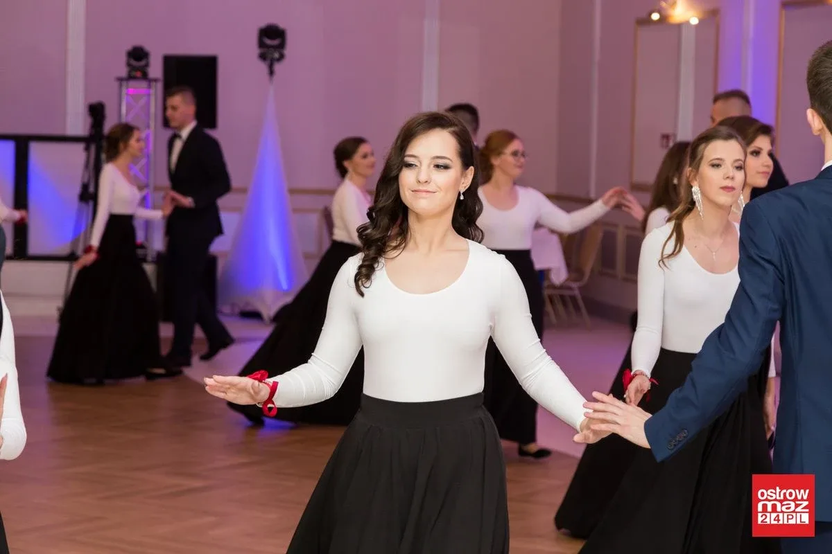 Studniówka ZS nr 2 w Ostrowi Mazowieckiej (zdjęcia, wideo)