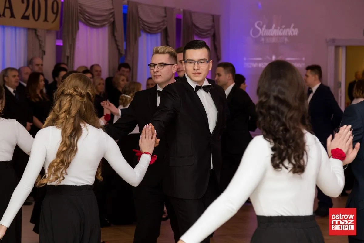 Studniówka ZS nr 2 w Ostrowi Mazowieckiej (zdjęcia, wideo)