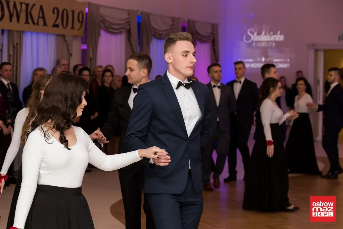 Studniówka ZS nr 2 w Ostrowi Mazowieckiej (zdjęcia, wideo)