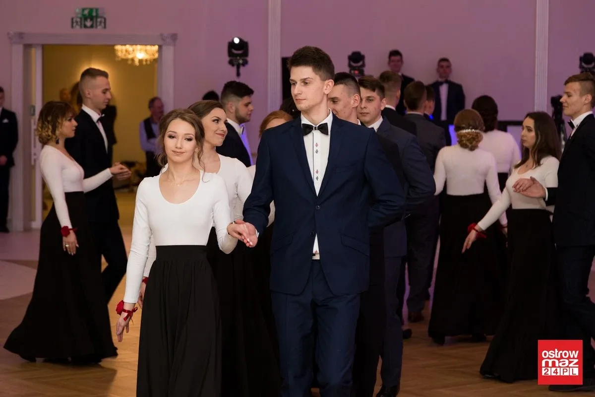 Studniówka ZS nr 2 w Ostrowi Mazowieckiej (zdjęcia, wideo)