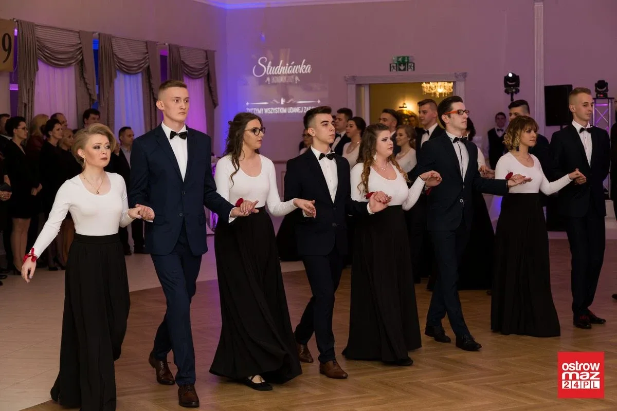 Studniówka ZS nr 2 w Ostrowi Mazowieckiej (zdjęcia, wideo)