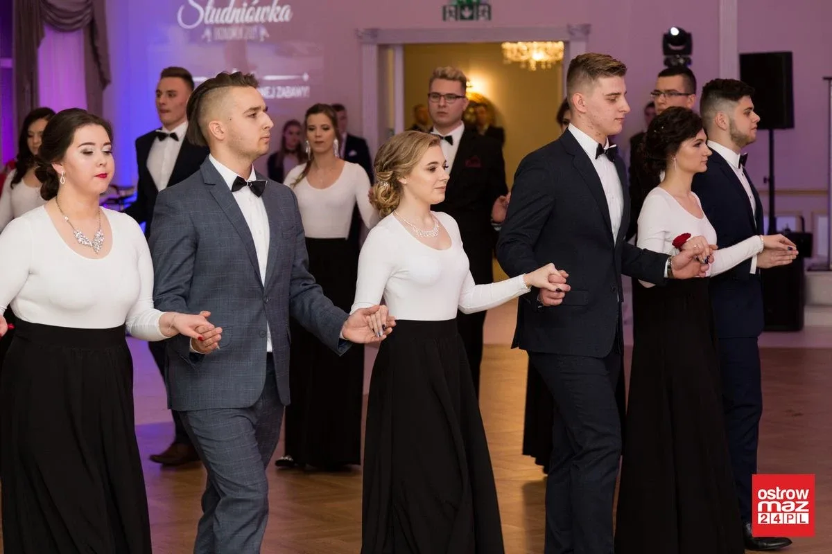Studniówka ZS nr 2 w Ostrowi Mazowieckiej (zdjęcia, wideo)