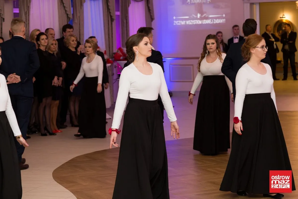 Studniówka ZS nr 2 w Ostrowi Mazowieckiej (zdjęcia, wideo)
