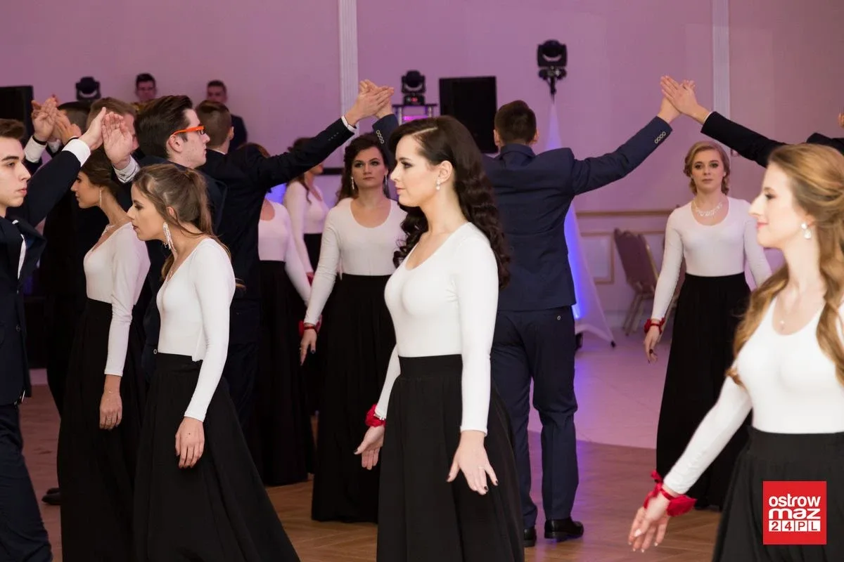 Studniówka ZS nr 2 w Ostrowi Mazowieckiej (zdjęcia, wideo)