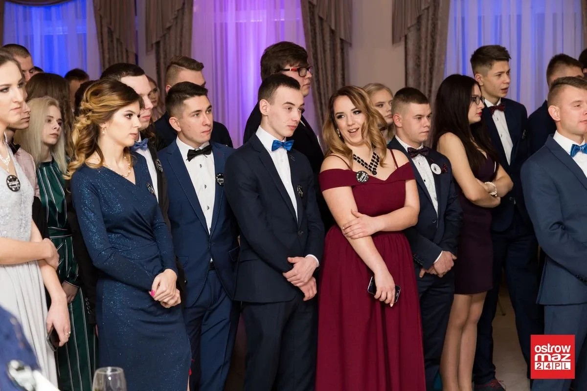 Studniówka ZS nr 2 w Ostrowi Mazowieckiej (zdjęcia, wideo)