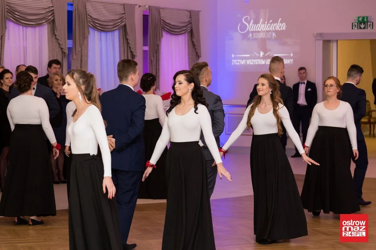 Studniówka ZS nr 2 w Ostrowi Mazowieckiej (zdjęcia, wideo)