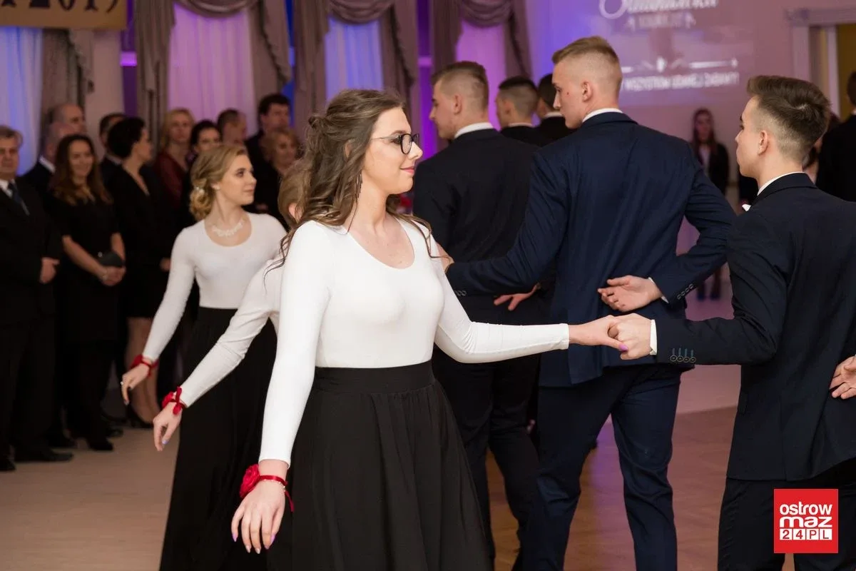 Studniówka ZS nr 2 w Ostrowi Mazowieckiej (zdjęcia, wideo)