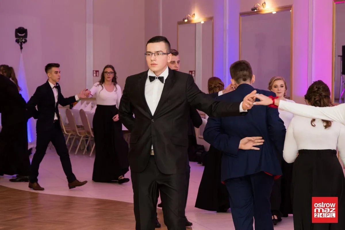 Studniówka ZS nr 2 w Ostrowi Mazowieckiej (zdjęcia, wideo)