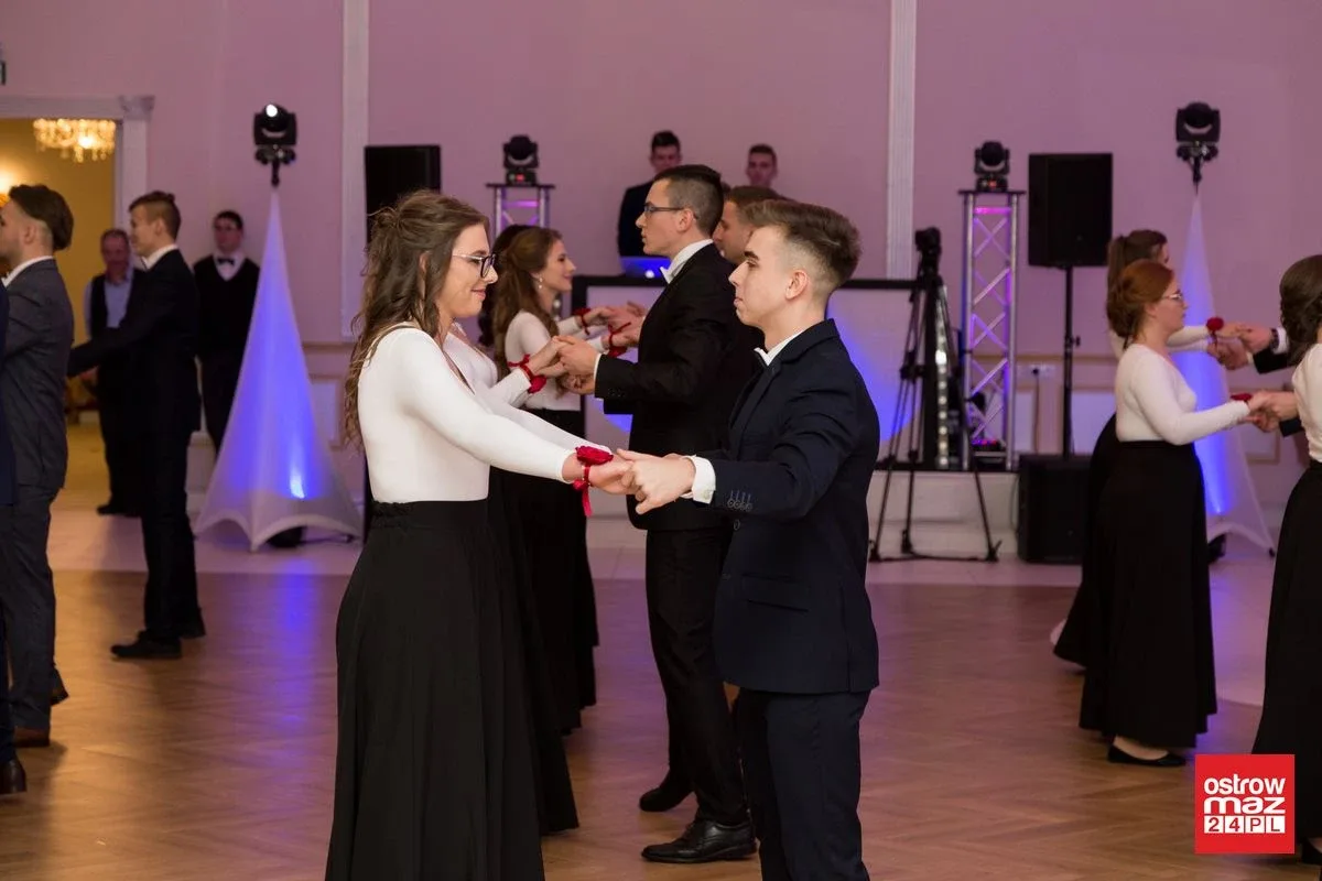 Studniówka ZS nr 2 w Ostrowi Mazowieckiej (zdjęcia, wideo)