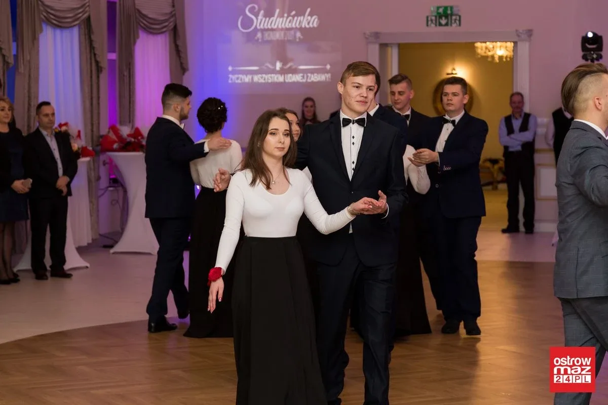 Studniówka ZS nr 2 w Ostrowi Mazowieckiej (zdjęcia, wideo)