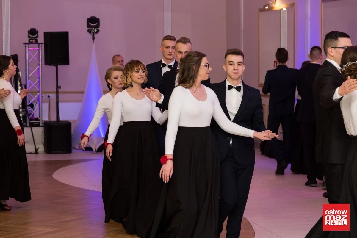 Studniówka ZS nr 2 w Ostrowi Mazowieckiej (zdjęcia, wideo)