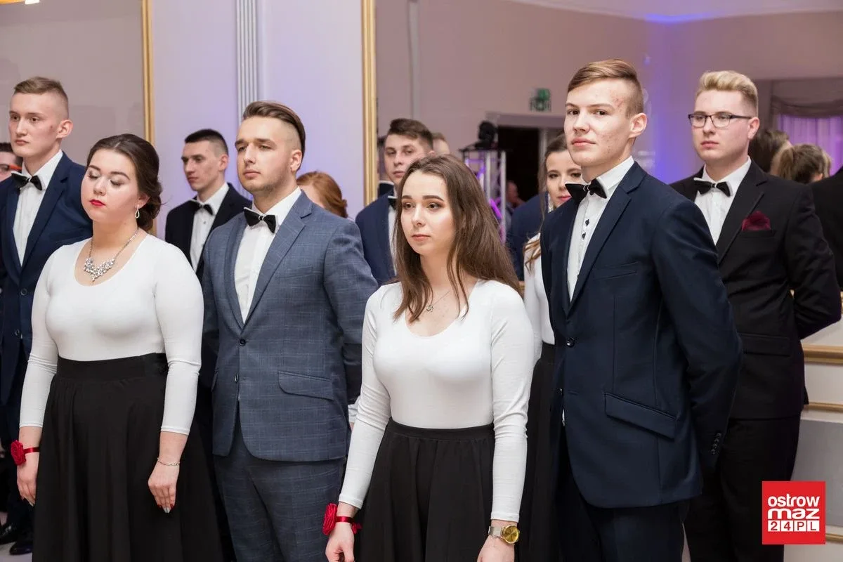 Studniówka ZS nr 2 w Ostrowi Mazowieckiej (zdjęcia, wideo)