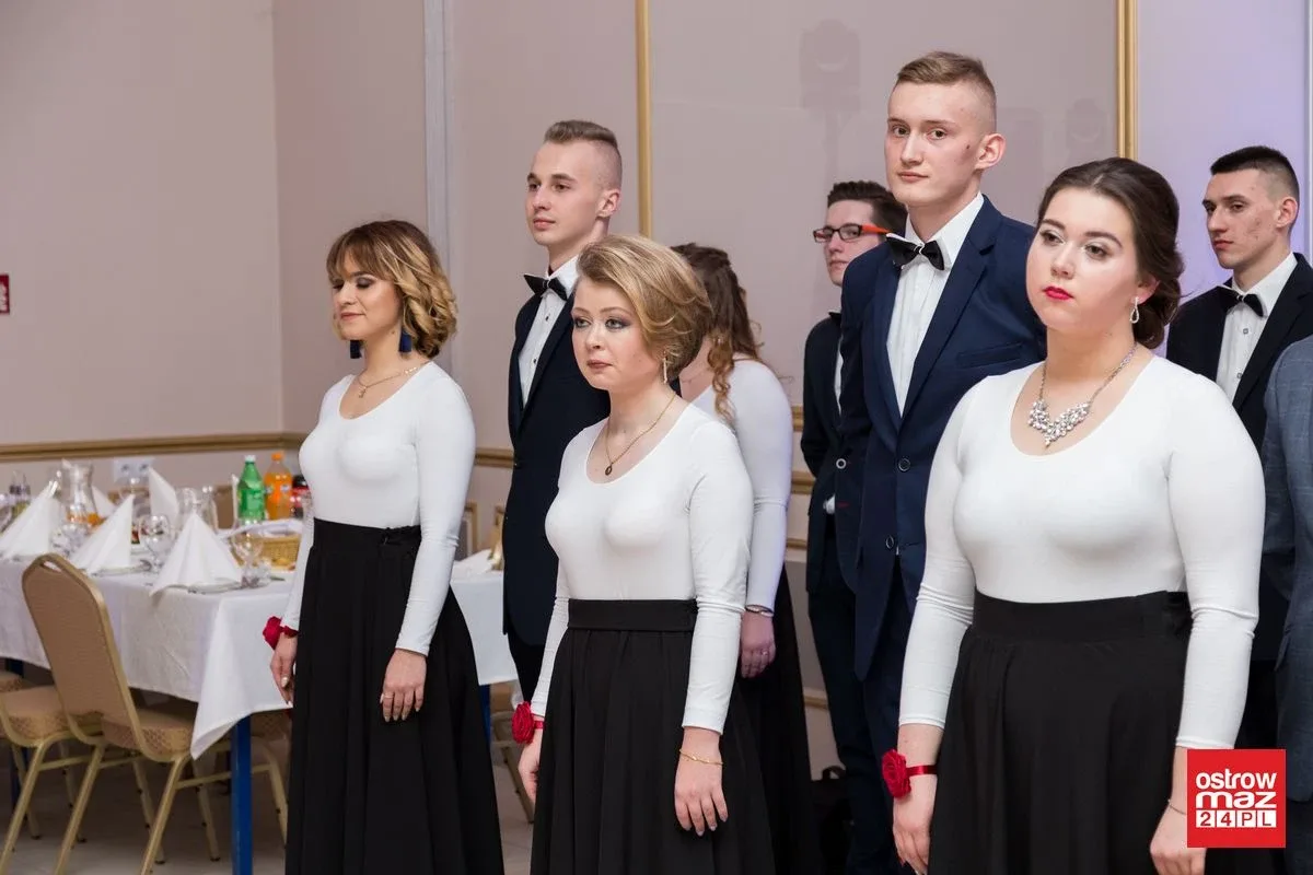 Studniówka ZS nr 2 w Ostrowi Mazowieckiej (zdjęcia, wideo)