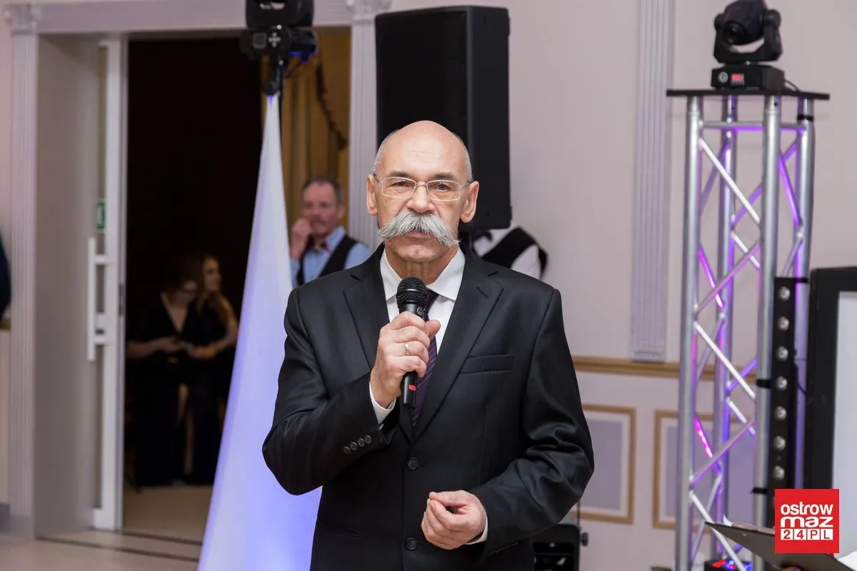 Studniówka ZS nr 2 w Ostrowi Mazowieckiej (zdjęcia, wideo)