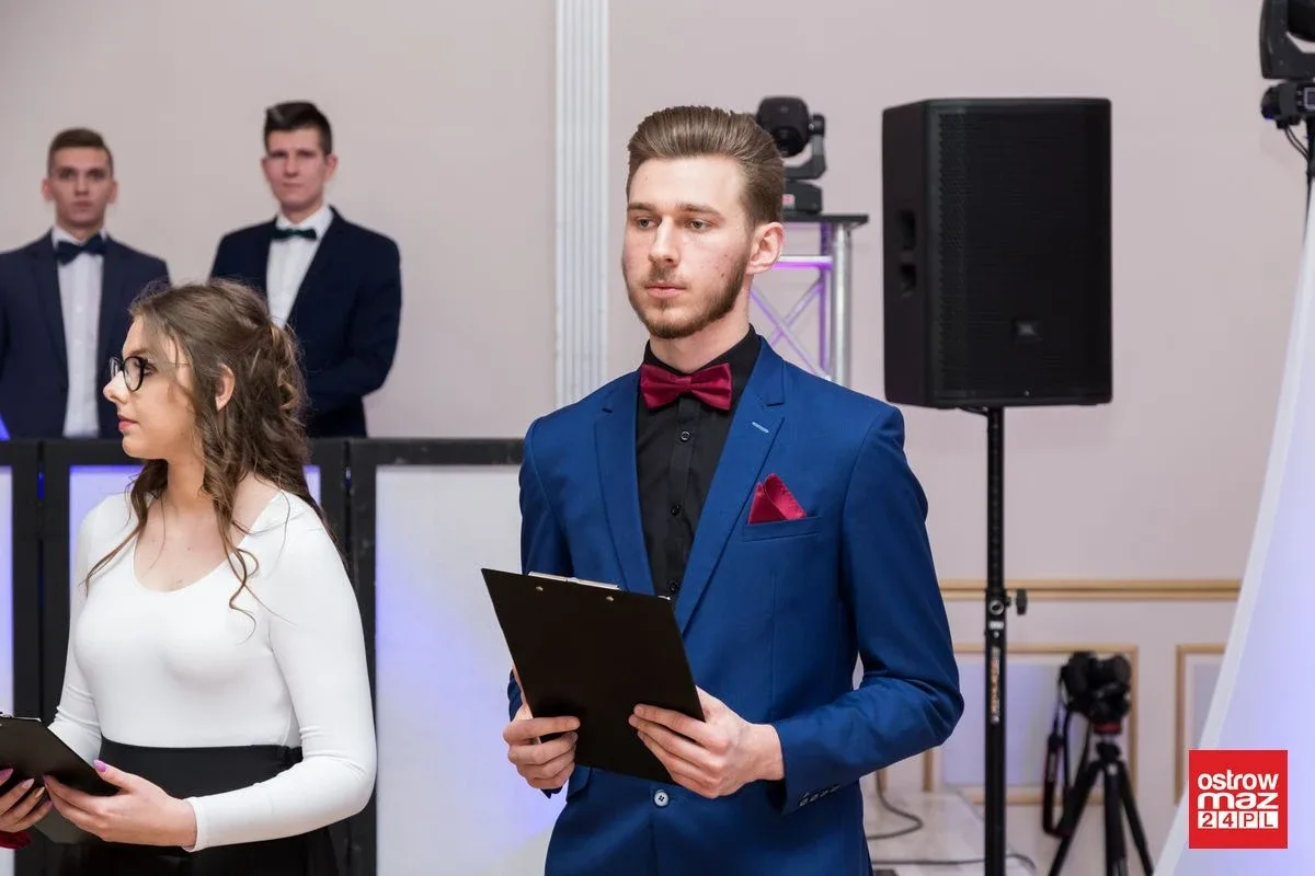 Studniówka ZS nr 2 w Ostrowi Mazowieckiej (zdjęcia, wideo)