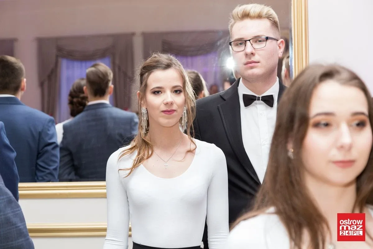 Studniówka ZS nr 2 w Ostrowi Mazowieckiej (zdjęcia, wideo)