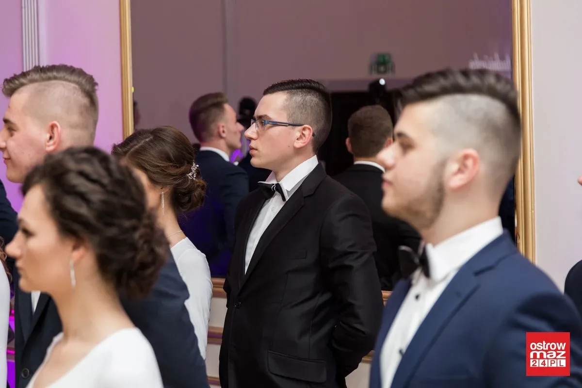 Studniówka ZS nr 2 w Ostrowi Mazowieckiej (zdjęcia, wideo)