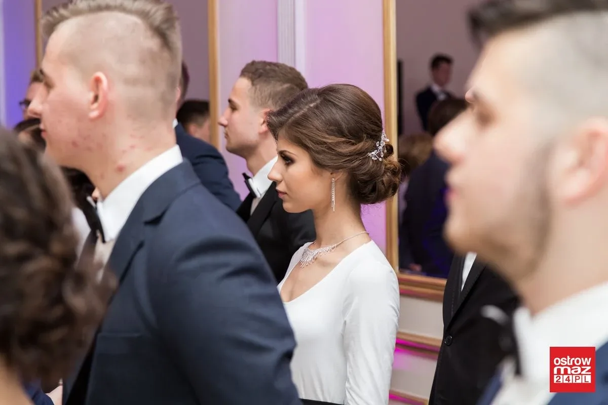 Studniówka ZS nr 2 w Ostrowi Mazowieckiej (zdjęcia, wideo)