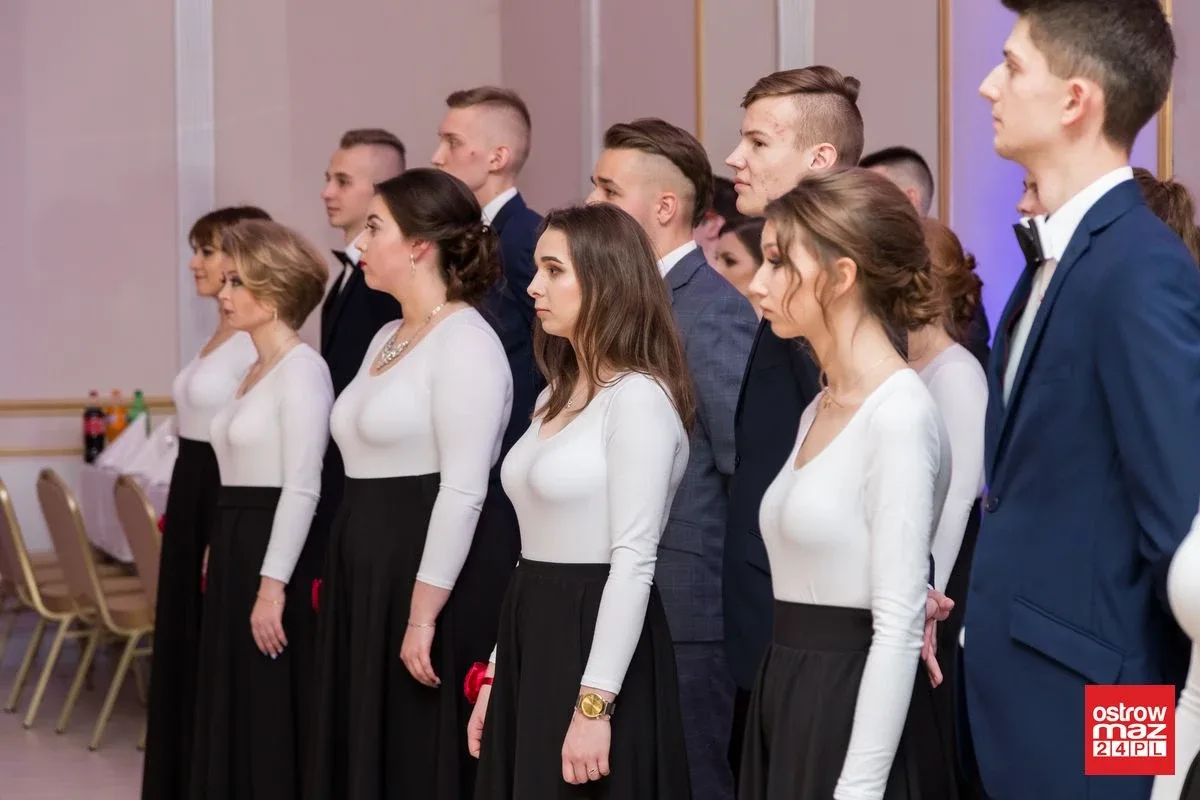 Studniówka ZS nr 2 w Ostrowi Mazowieckiej (zdjęcia, wideo)