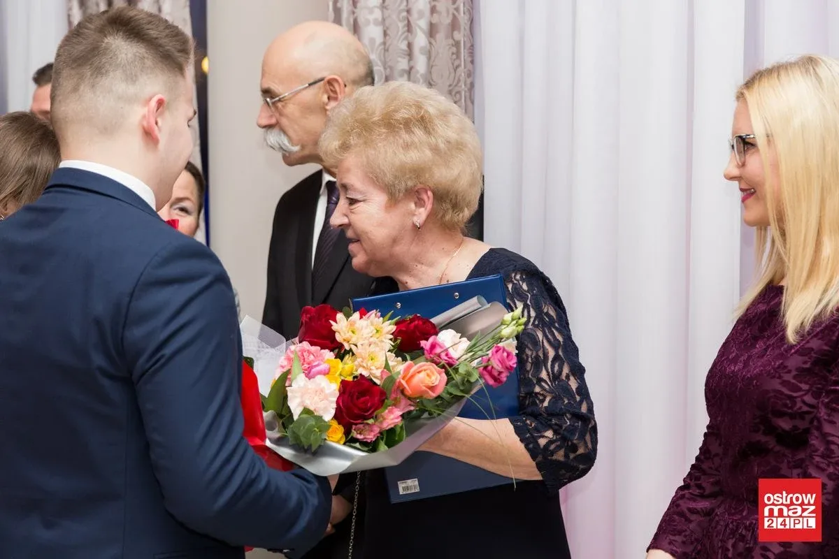 Studniówka ZS nr 2 w Ostrowi Mazowieckiej (zdjęcia, wideo)