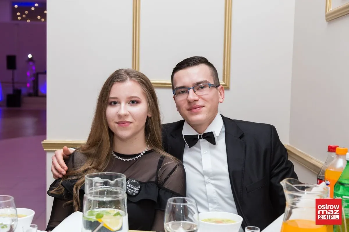 Studniówka ZS nr 2 w Ostrowi Mazowieckiej (zdjęcia, wideo)