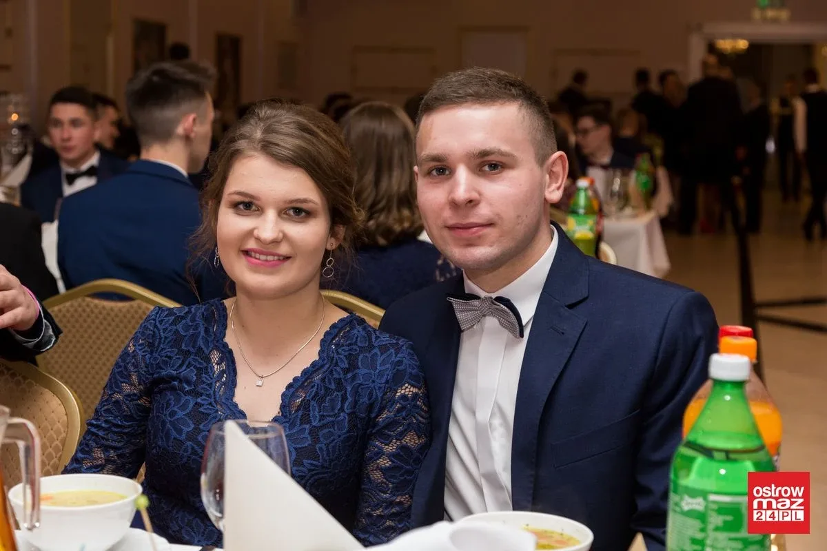 Studniówka ZS nr 2 w Ostrowi Mazowieckiej (zdjęcia, wideo)